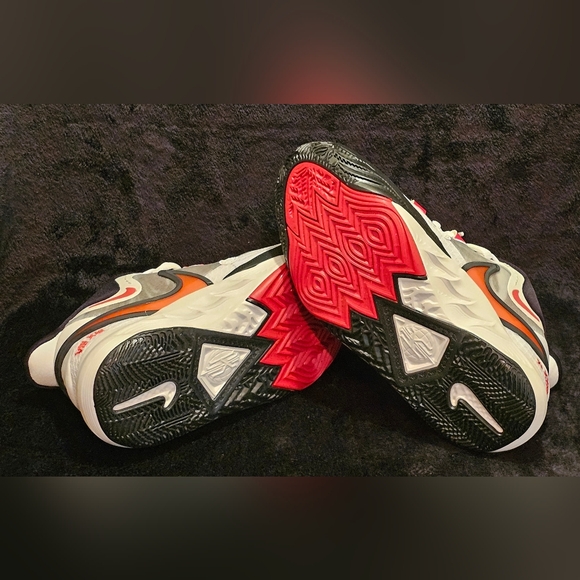 Nike Kyrie 5Y Sneakers - White, Red, and Black - Picture 6 of 9